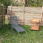 Les Du Hameau Avec Piscine
