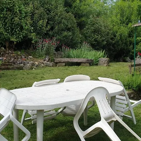 Les Du Hameau Avec Piscine ベッド・アンド・ブレックファスト *