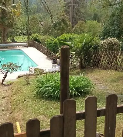 Les Du Hameau Avec Piscine