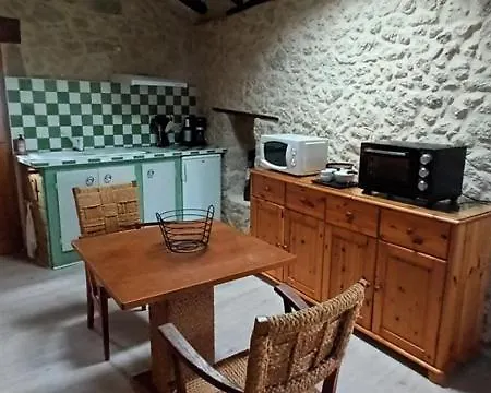 Les Du Hameau Avec Piscine