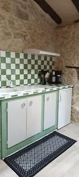 Les Du Hameau Avec Piscine Bed and Breakfast *
